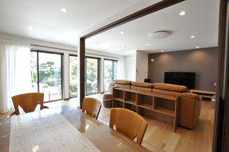 必要な時は折戸で間仕切ることができます