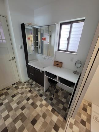 格子柄の床がポイント