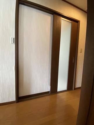 引戸に替えることでドアの干渉の心配がいらない！