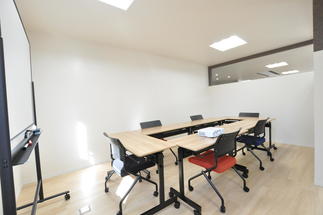 広々ミーティングスペースも