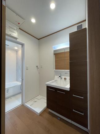 LIXILピアラを採用