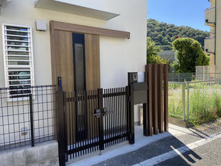 玄関引戸はLIXILエルムーブ