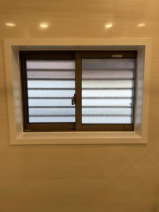 可動式ルーバーを開けると明るい