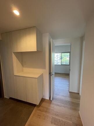 玄関収納を新たに設置！大容量で収納力UP!