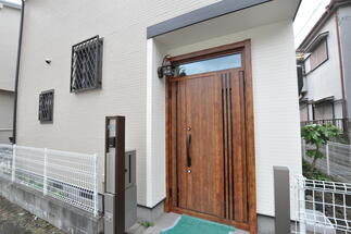 玄関ドアはLIXILリシェント