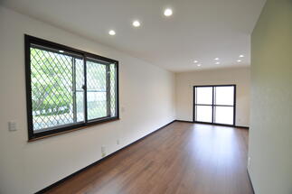 空間に落ち着きを与えるラシッサDカームチーク