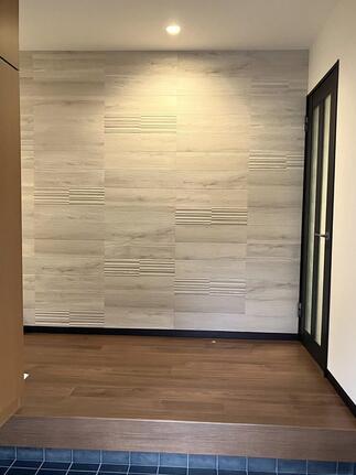 高級感たっぷり！玄関ホールにエコカラット！