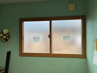 リビング　引違い窓