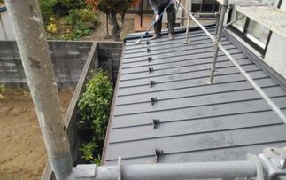 既存鉄板のサビ取りとケレン