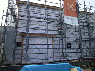 外壁廻りの施工中