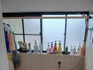 浴室窓Before