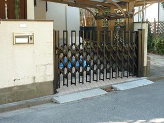 伸縮門扉施工後