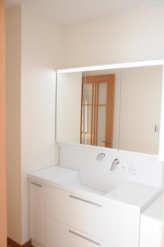 大きな洗面化粧台