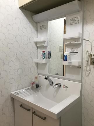 洗面化粧台　LIXIL　ピアラ