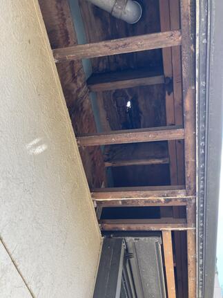 ③軒下　施工中