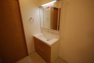 間口900の広々とした洗面化粧台