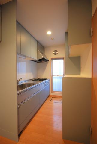 １階にある明るいキッチン