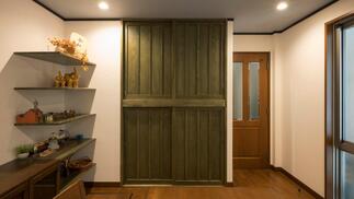 こだわりの収納扉