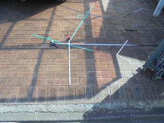 位置を視覚でわかるようテープを貼りお打合せ