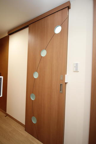 ドアー（引き戸）