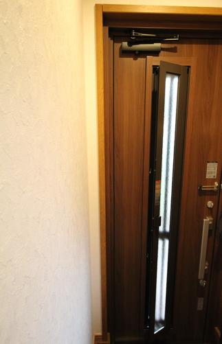 配管修理とクロス貼り同時施工でお得に。