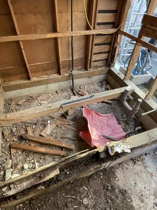 ～浴室・洗面化粧室を解体中の写真～