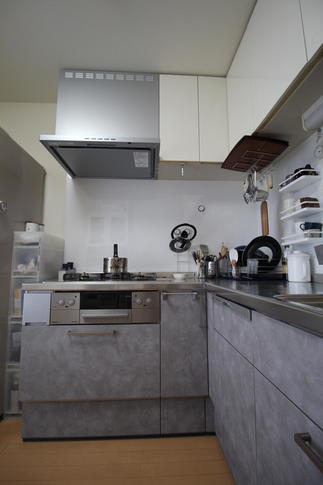 ～レンジフードとスライドストッカー～