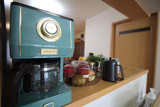 ～コーヒーミルとコンセント～