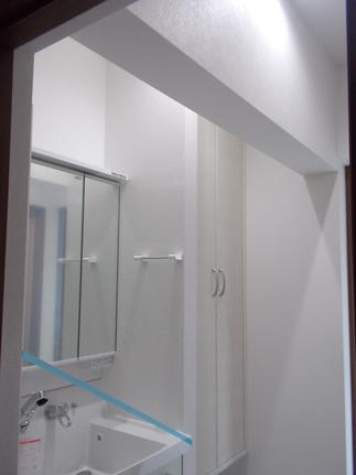 親世帯の洗面脱衣室です。