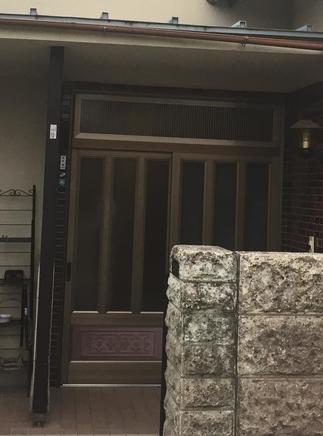 LIXIL玄関リフォーム：before