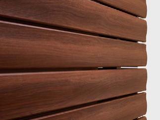 天然木の美しさ・自然なばらつきを再現した横格子