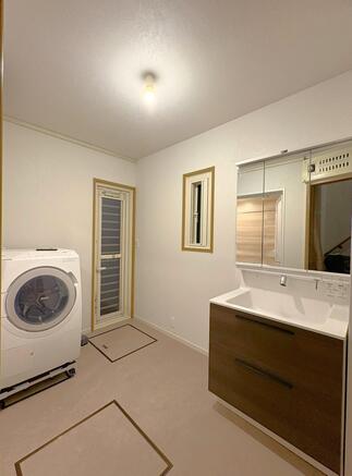 断熱・清潔・使いやすさを一新した、LIXILクレヴィの洗面所リフォーム