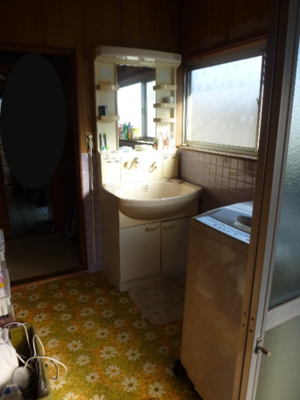 洗面脱衣室Before