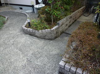 駐車場への道Before