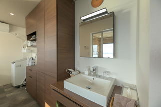 機能的な洗面と収納