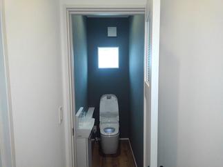 アクセントのついたトイレ