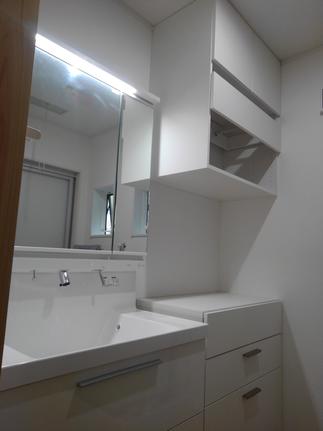 使い勝手良く、収納力もある洗面化粧室に