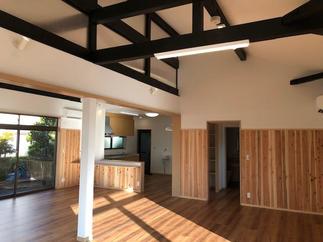 住人が、集まりやすい木のぬくもりを感じられる空間へ