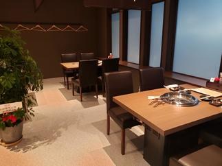 店内　テーブル席