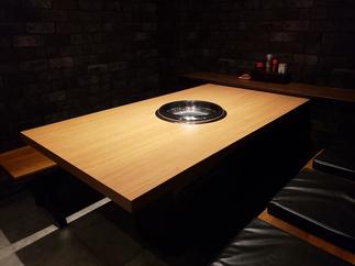 店内　個室テーブル