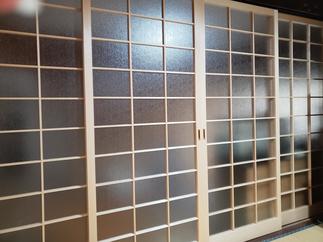 玄関横和室　建具