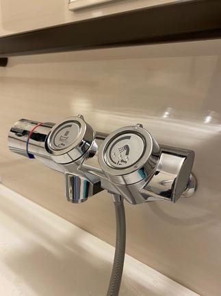 コンパクトプッシュ水栓