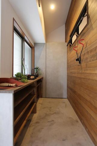 ★ヴィンテージ仕上げのエントランス