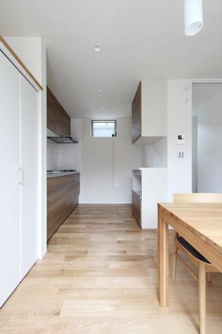 ★豊富な収納量と明るさが魅力的なキッチンエリア