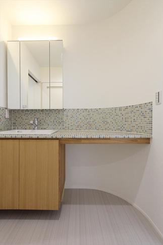 ★お気に入りのタイルで仕上げた造作洗面台