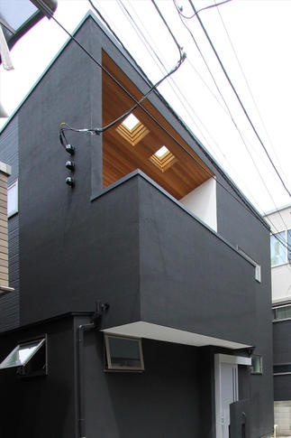 ★シンプルながら一度見たら忘れない印象的な外観