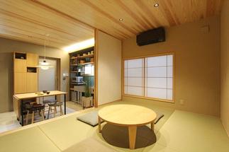 ★主寝室、客間、リビングとしても活躍する和室スペース