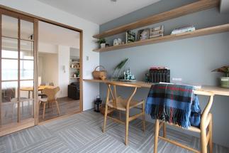 ★家族みんなで使える小上がりの書斎