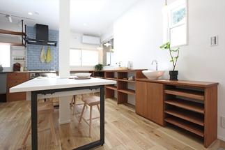 ★料理教室も開けるダイニングスペース