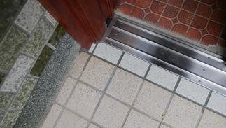 段差もなく安全に通れます。